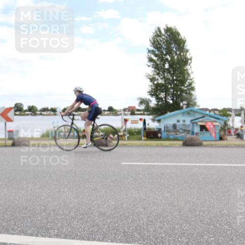 16.06.2024 - 26. Vierlanden-Triathlon Jannik Wohlers http://msf.ph/oto/6267821 16.06.2024 11:26:34 Radfahren 221, 586, 589, 592, 596, 638 meine-sportfotos.de