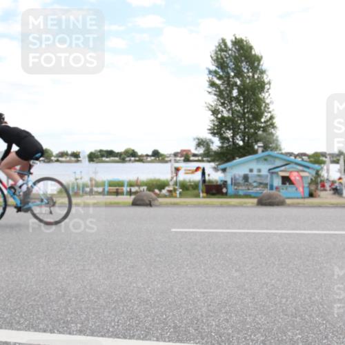 16.06.2024 - 26. Vierlanden-Triathlon Jannik Wohlers http://msf.ph/oto/6267827 16.06.2024 11:26:43 Radfahren 65, 586, 595, 630, 644 meine-sportfotos.de
