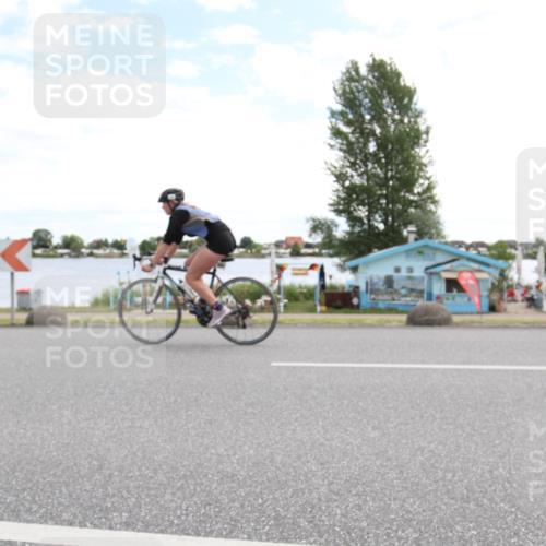 16.06.2024 - 26. Vierlanden-Triathlon Jannik Wohlers http://msf.ph/oto/6267831 16.06.2024 11:26:46 Radfahren 65, 84, 595, 630, 644 meine-sportfotos.de