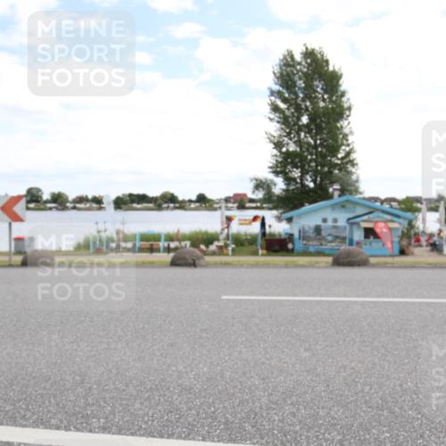 16.06.2024 - 26. Vierlanden-Triathlon Jannik Wohlers http://msf.ph/oto/6267871 16.06.2024 11:26:55 Radfahren 84, 127, 643 meine-sportfotos.de