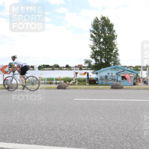 16.06.2024 - 26. Vierlanden-Triathlon Jannik Wohlers http://msf.ph/oto/6267872 16.06.2024 11:26:57 Radfahren 127, 562, 643 meine-sportfotos.de