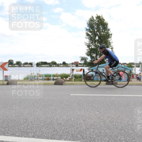 16.06.2024 - 26. Vierlanden-Triathlon Jannik Wohlers http://msf.ph/oto/6267877 16.06.2024 11:27:02 Radfahren 127, 202, 461, 477, 562, 616, 643, 1278 meine-sportfotos.de