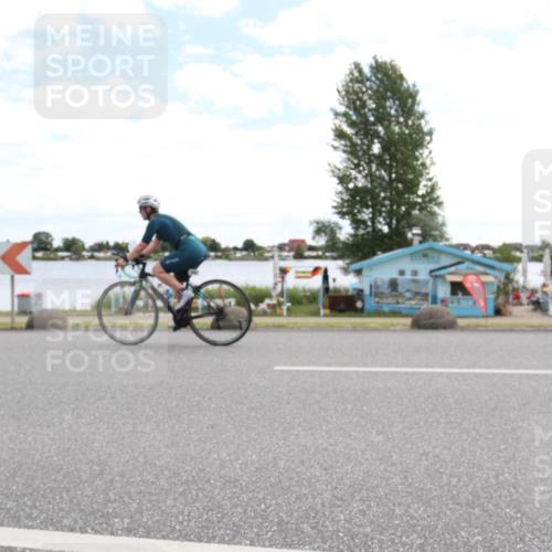16.06.2024 - 26. Vierlanden-Triathlon Jannik Wohlers http://msf.ph/oto/6267927 16.06.2024 11:27:54 Radfahren 26, 108, 144, 176, 481, 490 meine-sportfotos.de