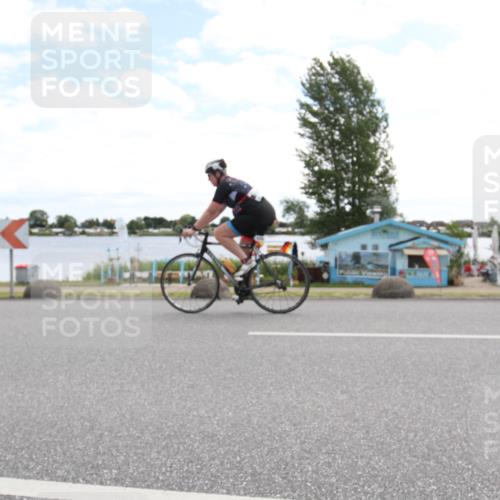 16.06.2024 - 26. Vierlanden-Triathlon Jannik Wohlers http://msf.ph/oto/6267982 16.06.2024 11:28:45 Radfahren 90, 501, 533, 575 meine-sportfotos.de