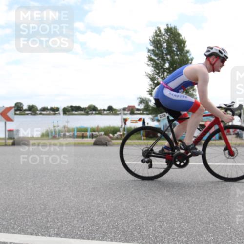 16.06.2024 - 26. Vierlanden-Triathlon Jannik Wohlers http://msf.ph/oto/6268039 16.06.2024 11:29:09 Radfahren 35, 102, 238, 539, 588, 605 meine-sportfotos.de
