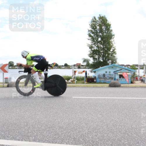 16.06.2024 - 26. Vierlanden-Triathlon Jannik Wohlers http://msf.ph/oto/6268069 16.06.2024 11:29:43 Radfahren 82, 97, 122, 272, 476 meine-sportfotos.de