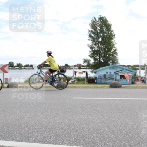 16.06.2024 - 26. Vierlanden-Triathlon Jannik Wohlers http://msf.ph/oto/6268081 16.06.2024 11:30:05 Radfahren 56, 202, 205, 212, 433, 498, 527, 547, 565 meine-sportfotos.de