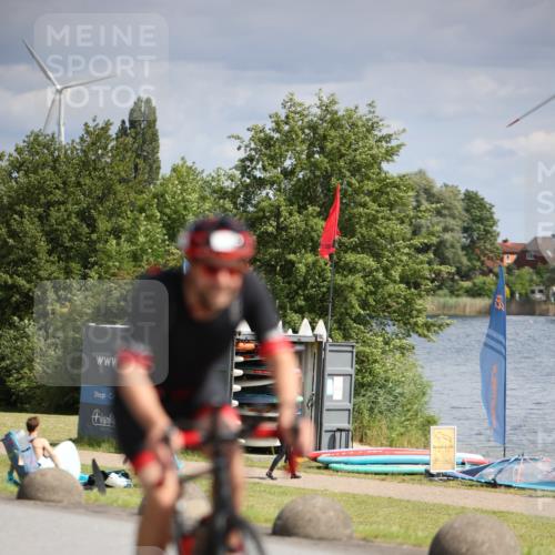 16.06.2024 - 26. Vierlanden-Triathlon Jannik Wohlers http://msf.ph/oto/6268103 16.06.2024 10:55:11 Radfahren 1, 8 meine-sportfotos.de