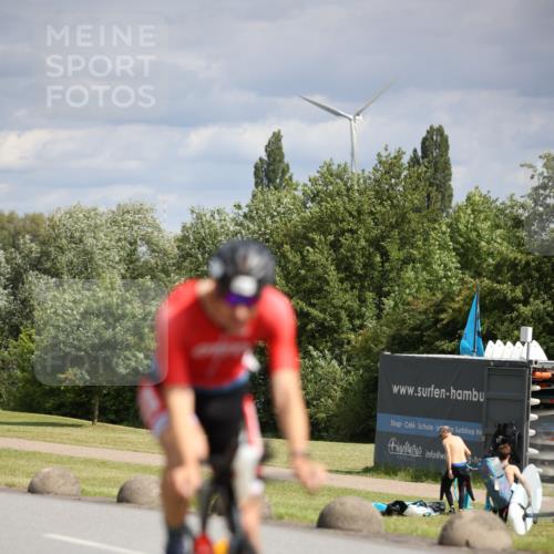 16.06.2024 - 26. Vierlanden-Triathlon Jannik Wohlers http://msf.ph/oto/6268118 16.06.2024 10:55:14 Radfahren 1, 8, 53 meine-sportfotos.de