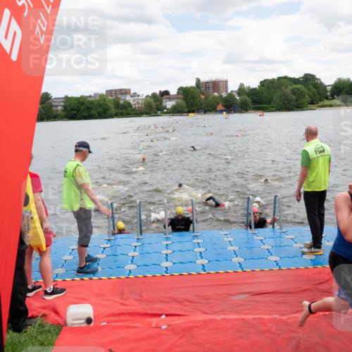 16.06.2024 - 7 Türme Triathlon MichiJ http://msf.ph/oto/6268175 16.06.2024 11:53:37 Schwimmen 133, 309, 325, 346, 381, 385, 397, 398, 445, 450, 456, 472, 520, 539, 572, 584, 593, 620 meine-sportfotos.de