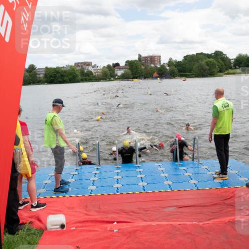 16.06.2024 - 7 Türme Triathlon MichiJ http://msf.ph/oto/6268177 16.06.2024 11:53:37 Schwimmen 133, 309, 325, 346, 381, 385, 397, 398, 445, 450, 456, 472, 520, 539, 572, 584, 593, 620 meine-sportfotos.de