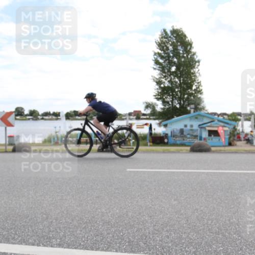 16.06.2024 - 26. Vierlanden-Triathlon Jannik Wohlers http://msf.ph/oto/6268218 16.06.2024 11:30:16 Radfahren 19, 32, 218, 289, 529, 551, 636 meine-sportfotos.de