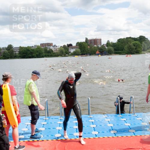 16.06.2024 - 7 Türme Triathlon MichiJ http://msf.ph/oto/6268260 16.06.2024 11:54:04 Schwimmen 133, 309, 318, 340, 342, 385, 445, 498, 509, 528, 547, 584, 607 meine-sportfotos.de