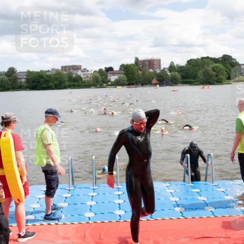 16.06.2024 - 7 Türme Triathlon MichiJ http://msf.ph/oto/6268265 16.06.2024 11:54:05 Schwimmen 133, 309, 318, 340, 342, 385, 445, 498, 509, 528, 547, 584, 607 meine-sportfotos.de