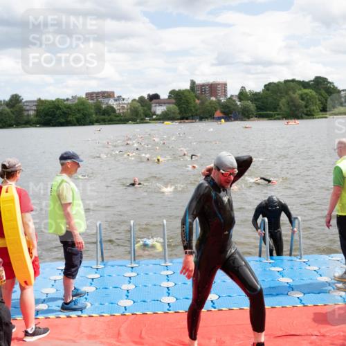 16.06.2024 - 7 Türme Triathlon MichiJ http://msf.ph/oto/6268269 16.06.2024 11:54:05 Schwimmen 133, 309, 318, 340, 342, 385, 445, 498, 509, 528, 547, 584, 607 meine-sportfotos.de
