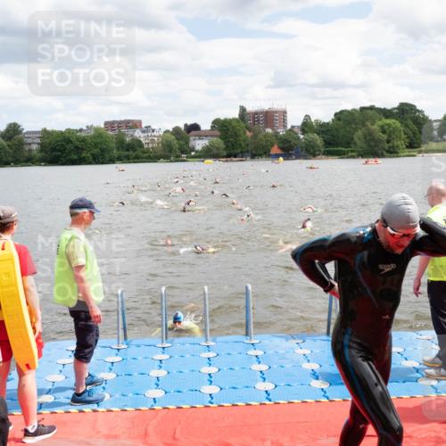 16.06.2024 - 7 Türme Triathlon MichiJ http://msf.ph/oto/6268271 16.06.2024 11:54:06 Schwimmen 133, 309, 318, 340, 342, 385, 445, 461, 498, 509, 528, 547, 584, 607 meine-sportfotos.de