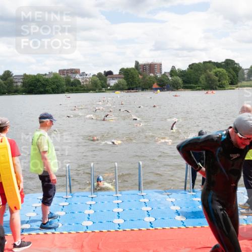 16.06.2024 - 7 Türme Triathlon MichiJ http://msf.ph/oto/6268273 16.06.2024 11:54:06 Schwimmen 133, 309, 318, 340, 342, 385, 445, 461, 498, 509, 528, 547, 584, 607 meine-sportfotos.de