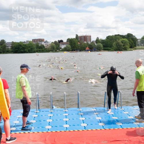 16.06.2024 - 7 Türme Triathlon MichiJ http://msf.ph/oto/6268279 16.06.2024 11:54:07 Schwimmen 133, 309, 318, 340, 342, 385, 445, 461, 498, 509, 524, 528, 547, 584, 607 meine-sportfotos.de