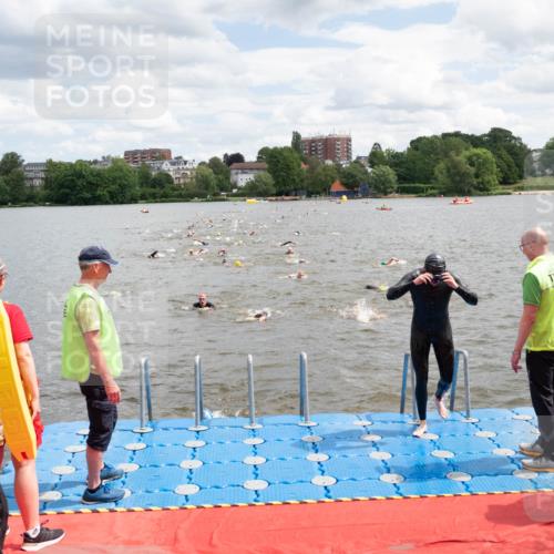 16.06.2024 - 7 Türme Triathlon MichiJ http://msf.ph/oto/6268281 16.06.2024 11:54:07 Schwimmen 133, 309, 318, 340, 342, 385, 445, 461, 498, 509, 524, 528, 547, 584, 607 meine-sportfotos.de