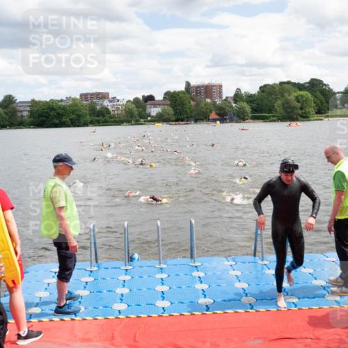 16.06.2024 - 7 Türme Triathlon MichiJ http://msf.ph/oto/6268288 16.06.2024 11:54:07 Schwimmen 133, 309, 318, 340, 342, 385, 445, 461, 498, 509, 524, 528, 547, 584, 607 meine-sportfotos.de