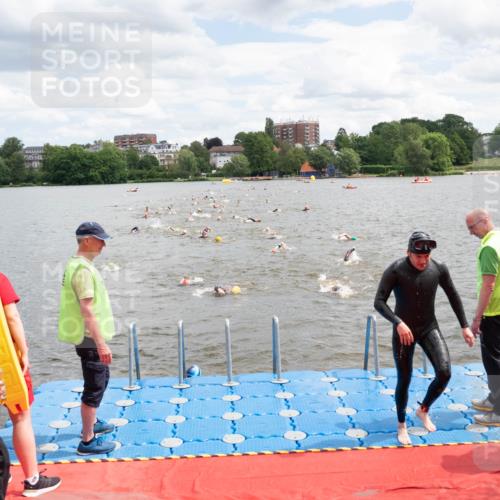 16.06.2024 - 7 Türme Triathlon MichiJ http://msf.ph/oto/6268289 16.06.2024 11:54:08 Schwimmen 133, 309, 318, 340, 342, 385, 461, 498, 509, 524, 528, 547, 584, 607 meine-sportfotos.de