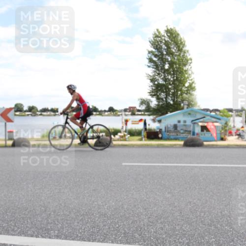 16.06.2024 - 26. Vierlanden-Triathlon Jannik Wohlers http://msf.ph/oto/6268299 16.06.2024 11:30:51 Radfahren 517, 572, 576 meine-sportfotos.de