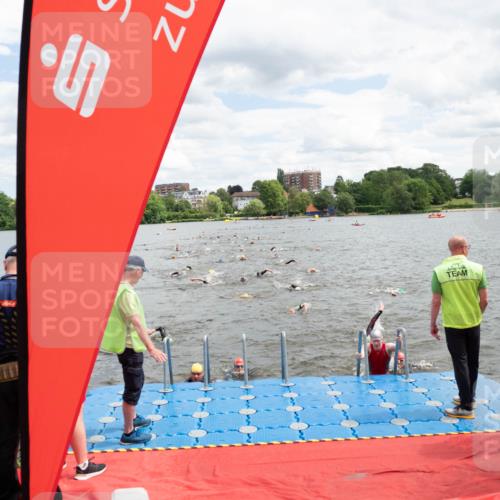 16.06.2024 - 7 Türme Triathlon MichiJ http://msf.ph/oto/6268309 16.06.2024 11:54:18 Schwimmen 133, 310, 318, 340, 342, 385, 461, 498, 501, 509, 524, 528, 533, 543, 547, 607 meine-sportfotos.de