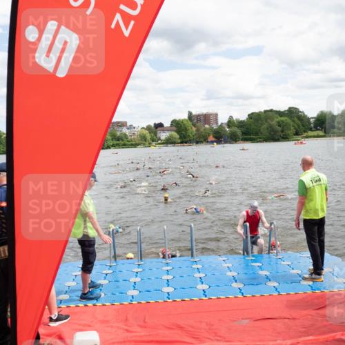 16.06.2024 - 7 Türme Triathlon MichiJ http://msf.ph/oto/6268315 16.06.2024 11:54:19 Schwimmen 133, 310, 318, 340, 342, 385, 461, 498, 501, 509, 524, 528, 533, 543, 547, 607 meine-sportfotos.de