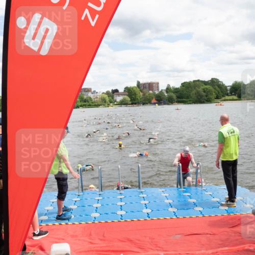 16.06.2024 - 7 Türme Triathlon MichiJ http://msf.ph/oto/6268318 16.06.2024 11:54:19 Schwimmen 133, 310, 318, 340, 342, 385, 461, 498, 501, 509, 524, 528, 533, 543, 547, 607 meine-sportfotos.de