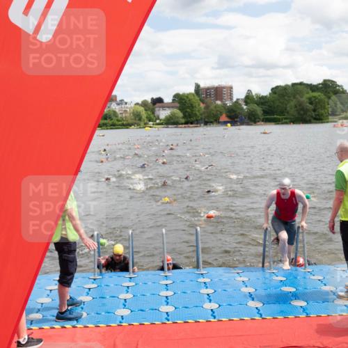 16.06.2024 - 7 Türme Triathlon MichiJ http://msf.ph/oto/6268321 16.06.2024 11:54:20 Schwimmen 133, 310, 318, 340, 342, 385, 461, 498, 501, 509, 524, 528, 533, 543, 547, 607 meine-sportfotos.de