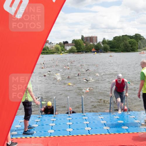 16.06.2024 - 7 Türme Triathlon MichiJ http://msf.ph/oto/6268323 16.06.2024 11:54:20 Schwimmen 133, 310, 318, 340, 342, 385, 461, 498, 501, 509, 524, 528, 533, 543, 547, 607 meine-sportfotos.de