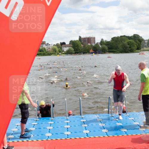 16.06.2024 - 7 Türme Triathlon MichiJ http://msf.ph/oto/6268326 16.06.2024 11:54:21 Schwimmen 133, 310, 318, 340, 342, 385, 461, 498, 501, 509, 524, 528, 533, 543, 547, 607, 610 meine-sportfotos.de