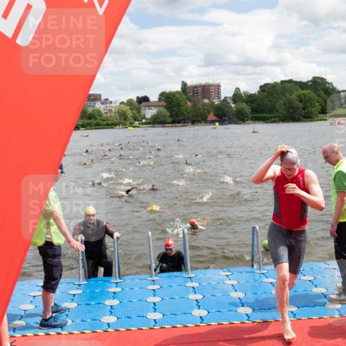 16.06.2024 - 7 Türme Triathlon MichiJ http://msf.ph/oto/6268336 16.06.2024 11:54:22 Schwimmen 133, 310, 318, 340, 342, 385, 461, 498, 501, 509, 524, 528, 533, 543, 547, 607, 610 meine-sportfotos.de