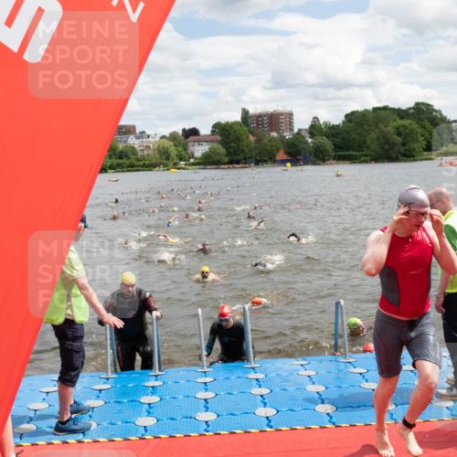 16.06.2024 - 7 Türme Triathlon MichiJ http://msf.ph/oto/6268340 16.06.2024 11:54:22 Schwimmen 133, 310, 318, 340, 342, 385, 461, 498, 501, 509, 524, 528, 533, 543, 547, 607, 610 meine-sportfotos.de
