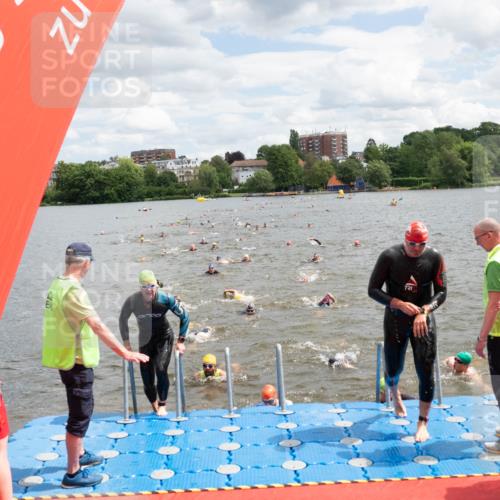 16.06.2024 - 7 Türme Triathlon MichiJ http://msf.ph/oto/6268355 16.06.2024 11:54:28 Schwimmen 310, 318, 340, 342, 388, 461, 484, 498, 501, 509, 524, 528, 533, 543, 547, 585, 607, 610 meine-sportfotos.de