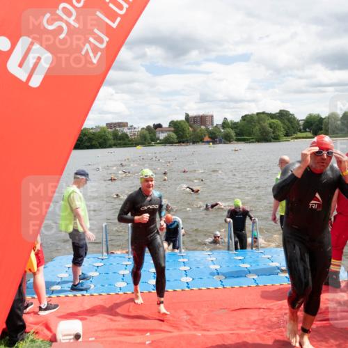16.06.2024 - 7 Türme Triathlon MichiJ http://msf.ph/oto/6268369 16.06.2024 11:54:31 Schwimmen 310, 318, 321, 340, 342, 383, 388, 461, 484, 501, 509, 524, 528, 533, 543, 547, 585, 607, 610 meine-sportfotos.de