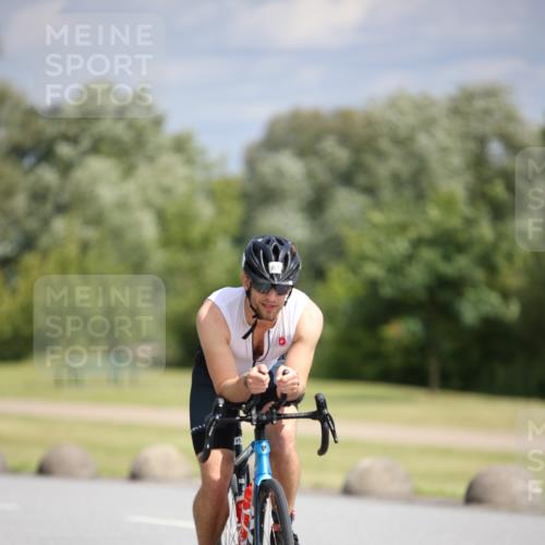16.06.2024 - 26. Vierlanden-Triathlon Jannik Wohlers http://msf.ph/oto/6268374 16.06.2024 10:55:53 Radfahren 61, 200 meine-sportfotos.de