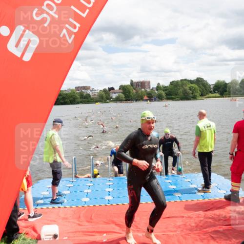 16.06.2024 - 7 Türme Triathlon MichiJ http://msf.ph/oto/6268375 16.06.2024 11:54:31 Schwimmen 310, 318, 321, 340, 342, 383, 388, 461, 484, 501, 509, 524, 528, 533, 543, 547, 585, 607, 610 meine-sportfotos.de