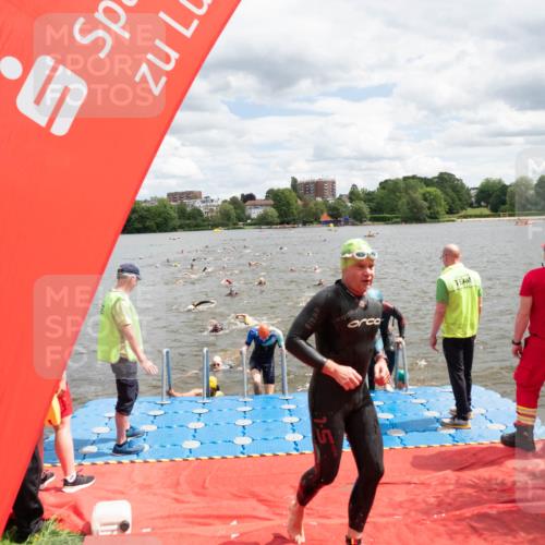 16.06.2024 - 7 Türme Triathlon MichiJ http://msf.ph/oto/6268377 16.06.2024 11:54:32 Schwimmen 310, 318, 321, 340, 342, 383, 388, 461, 484, 490, 501, 509, 524, 528, 533, 543, 547, 585, 607, 610 meine-sportfotos.de