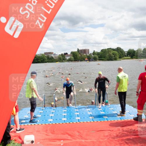 16.06.2024 - 7 Türme Triathlon MichiJ http://msf.ph/oto/6268385 16.06.2024 11:54:32 Schwimmen 310, 318, 321, 340, 342, 383, 388, 461, 484, 490, 501, 509, 524, 528, 533, 543, 547, 585, 607, 610 meine-sportfotos.de