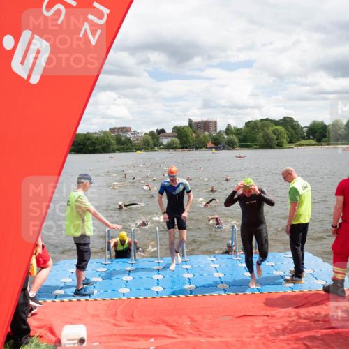 16.06.2024 - 7 Türme Triathlon MichiJ http://msf.ph/oto/6268397 16.06.2024 11:54:34 Schwimmen 310, 311, 318, 321, 340, 342, 383, 388, 394, 461, 484, 490, 501, 509, 524, 528, 533, 543, 547, 585, 607, 610 meine-sportfotos.de