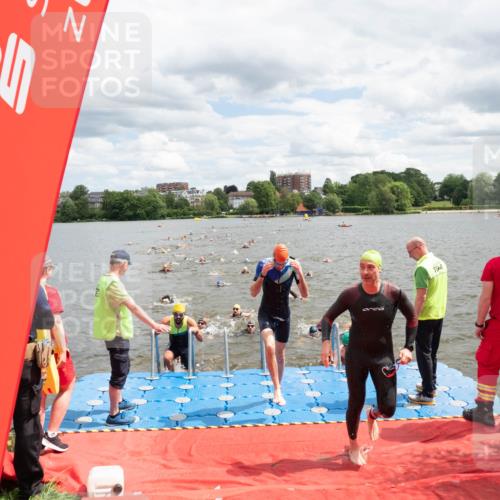 16.06.2024 - 7 Türme Triathlon MichiJ http://msf.ph/oto/6268403 16.06.2024 11:54:34 Schwimmen 310, 311, 318, 321, 340, 342, 383, 388, 394, 461, 484, 490, 501, 509, 524, 528, 533, 543, 547, 585, 607, 610 meine-sportfotos.de