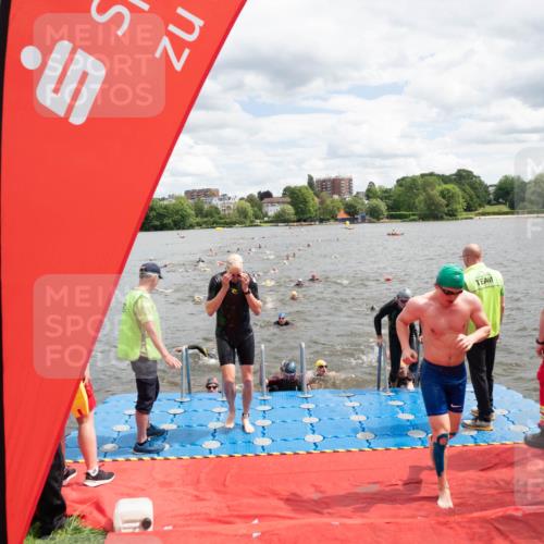 16.06.2024 - 7 Türme Triathlon MichiJ http://msf.ph/oto/6268429 16.06.2024 11:54:41 Schwimmen 310, 311, 318, 321, 342, 364, 383, 388, 394, 446, 461, 484, 490, 501, 524, 528, 533, 543, 547, 585, 607, 610 meine-sportfotos.de