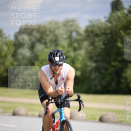 16.06.2024 - 26. Vierlanden-Triathlon Jannik Wohlers http://msf.ph/oto/6268430 16.06.2024 10:55:54 Radfahren 61, 200 meine-sportfotos.de
