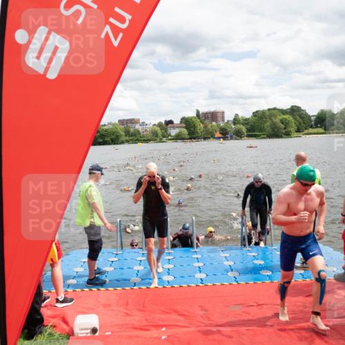 16.06.2024 - 7 Türme Triathlon MichiJ http://msf.ph/oto/6268433 16.06.2024 11:54:41 Schwimmen 310, 311, 318, 321, 342, 364, 383, 388, 394, 446, 461, 484, 490, 501, 524, 528, 533, 543, 547, 585, 607, 610 meine-sportfotos.de