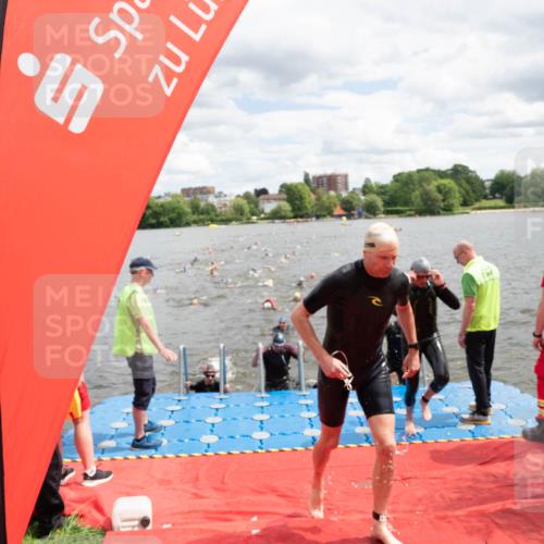16.06.2024 - 7 Türme Triathlon MichiJ http://msf.ph/oto/6268442 16.06.2024 11:54:42 Schwimmen 310, 311, 318, 321, 342, 364, 383, 388, 394, 420, 446, 461, 484, 490, 501, 524, 528, 533, 543, 547, 585, 607, 610 meine-sportfotos.de
