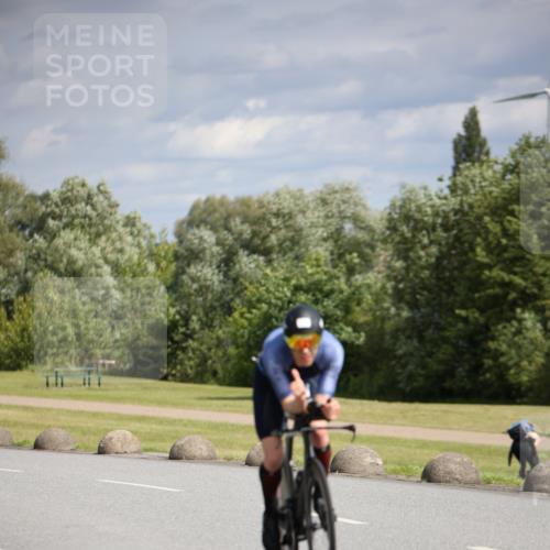 16.06.2024 - 26. Vierlanden-Triathlon Jannik Wohlers http://msf.ph/oto/6268473 16.06.2024 10:56:12 Radfahren 176, 184 meine-sportfotos.de