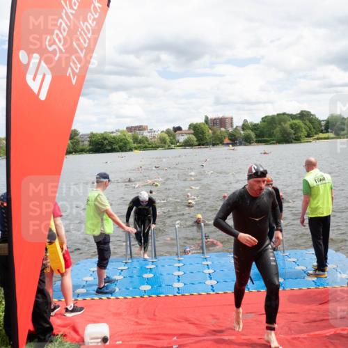 16.06.2024 - 7 Türme Triathlon MichiJ http://msf.ph/oto/6268484 16.06.2024 11:54:51 Schwimmen 310, 311, 321, 323, 342, 364, 383, 386, 388, 394, 412, 420, 446, 461, 477, 479, 484, 490, 501, 524, 533, 543, 585, 610 meine-sportfotos.de