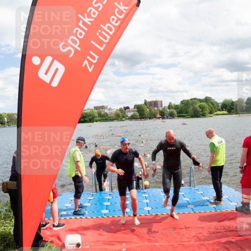16.06.2024 - 7 Türme Triathlon MichiJ http://msf.ph/oto/6268497 16.06.2024 11:54:59 Schwimmen 310, 311, 321, 323, 341, 364, 373, 383, 386, 388, 394, 412, 420, 446, 477, 479, 484, 490, 493, 497, 532, 533, 543, 563, 564, 585, 610 meine-sportfotos.de