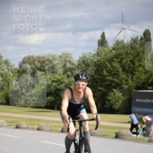 16.06.2024 - 26. Vierlanden-Triathlon Jannik Wohlers http://msf.ph/oto/6268498 16.06.2024 10:56:15 Radfahren 176, 184 meine-sportfotos.de